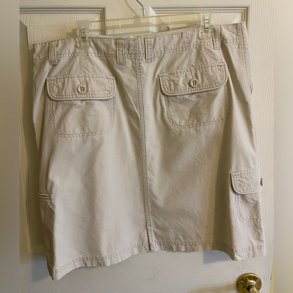 Women’s Eddie Bauer Cargo Skirt, size 16 - Picture 3 of 14